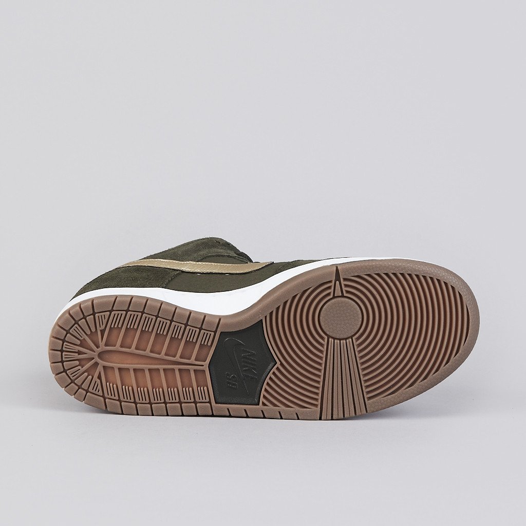 Nike SB Dunk Low ‘Sequoia’ at Flatspot