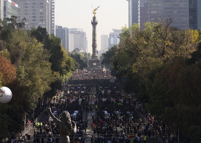 On The Eighth Anniversary Of Nike’s We Run Mexico DF, 20,000 Runners Take To The Streets Of The Federal District