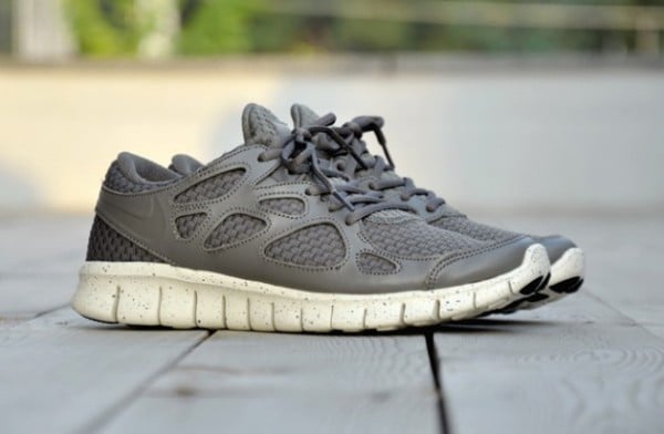 Release Reminder: Nike Free Run+ 2 Woven Leather TZ ‘Smoke’