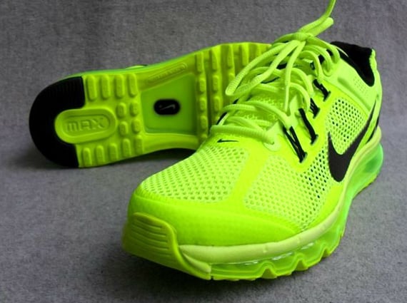 nike-air-max-2013-volt-2