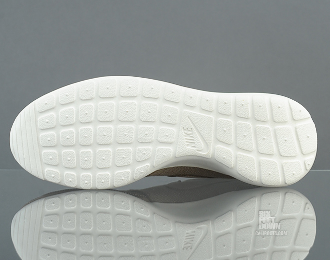 Nike Roshe Run Premium NRG ‘Khaki/Khaki-Sail-Black Tea’ at Caliroots SFD