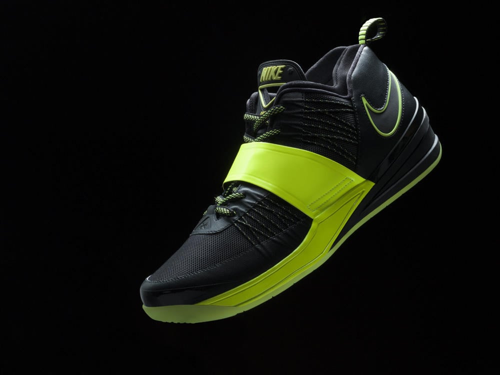 Release Reminder: Nike Zoom Revis ‘Black/Volt’