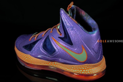 nike-lebron-x-gs-galaxy-4