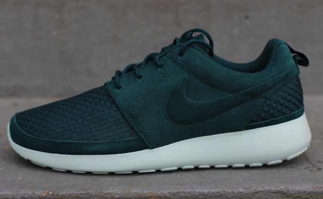 Nike Roshe Run Woven 'Dark Atomic Green 