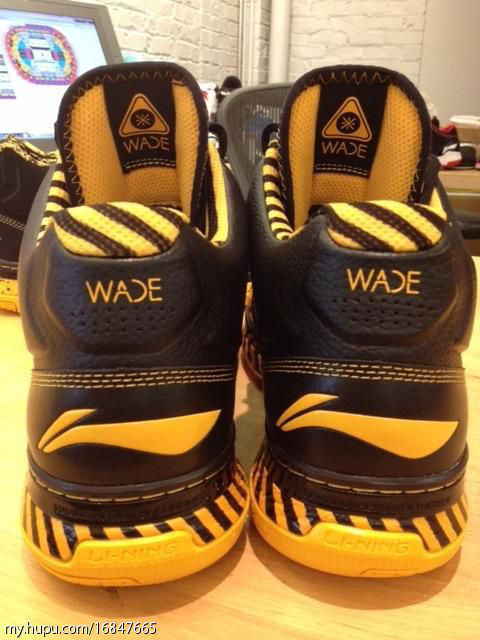 li-ning-way-of-wade-caution-pack-5