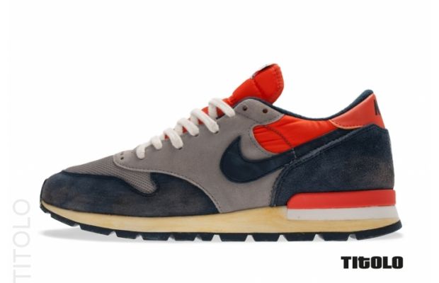 nike-air-epic-vntg-sport-grey-obsidian-seal-team-orange-1