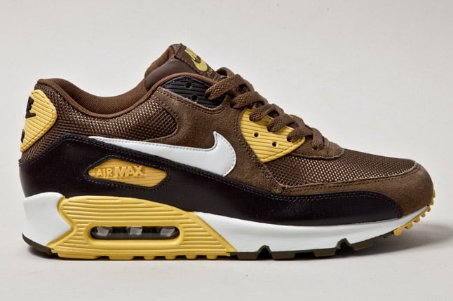 nike-air-max-90-mighty-hawks-1