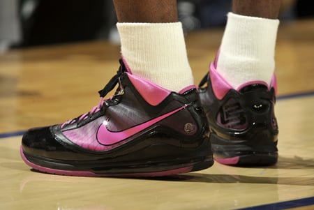 On Court: LBJ & Cavs in “Box Out Breast Cancer” LeBron VII & Hyperize