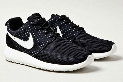 nike-roshe-run-night-snow-2