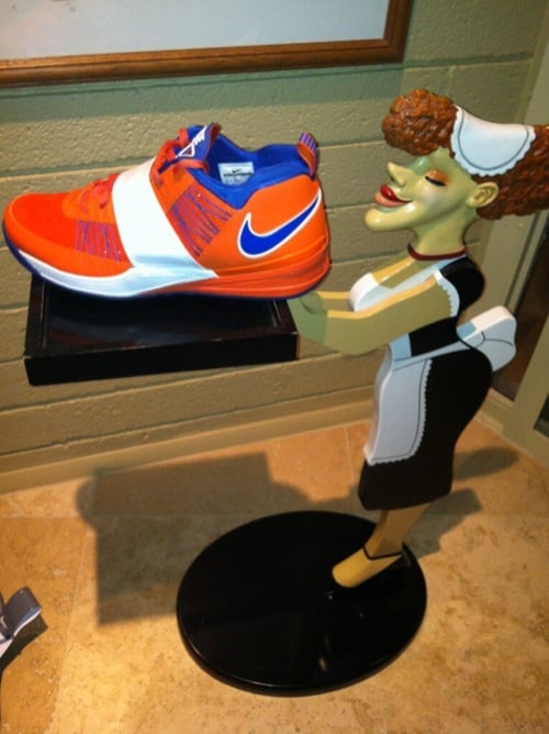nike-zoom-revis-new-york-knicks