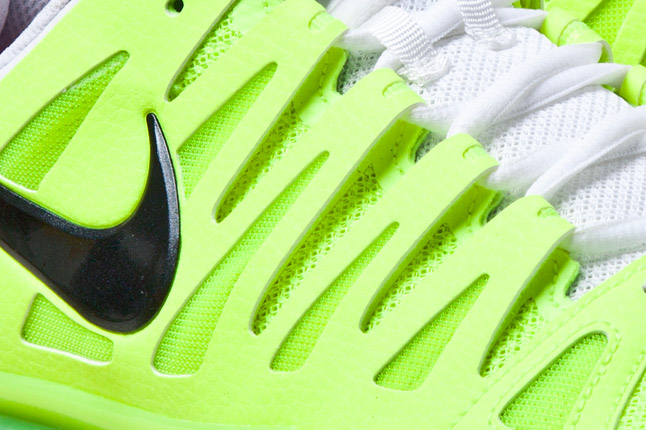 nike-zoom-vapor-9-tour-volt-3