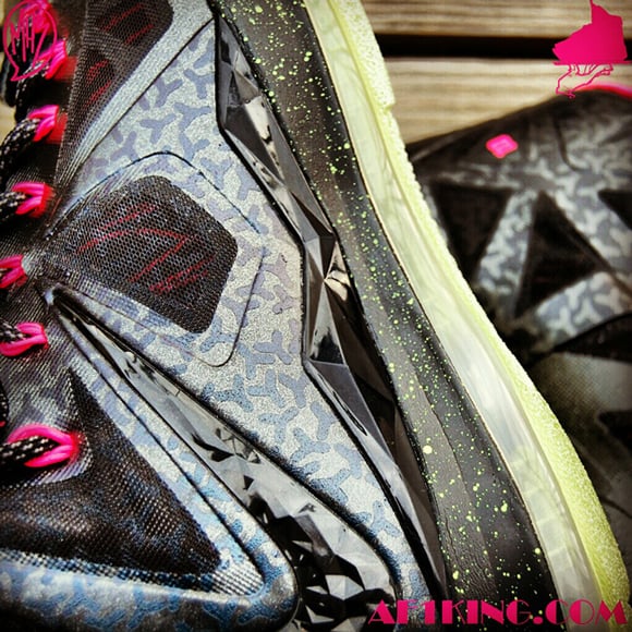 Custom Blink Yeezy Nike LeBron 10 Homme Project by GourmetKickz