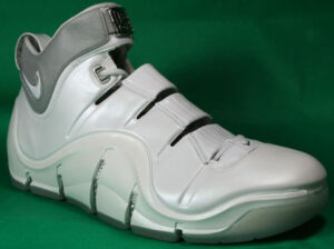 Nike Zoom Lebron IV White/White-Metallic Silver