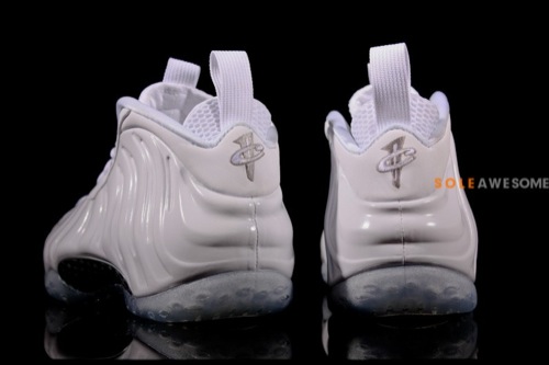 nike-air-foamposite-one-white-summit-white-detailed-images-10