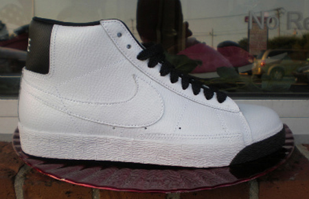 Nike Blazer High – Pearl White / Black