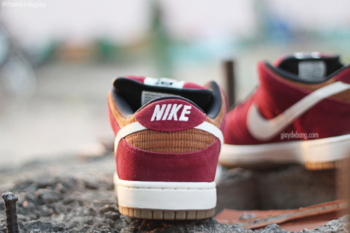 nike-sb-dunk-low-burgundy-cream-8