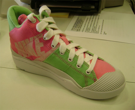 Nike WMNS Outbreak Retro – Pink / Green