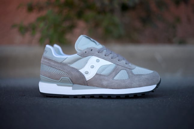 saucony shadow grey white