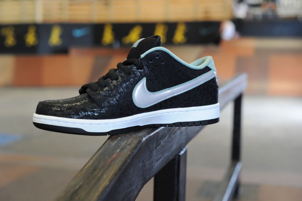 nike sb lance mountain english rose