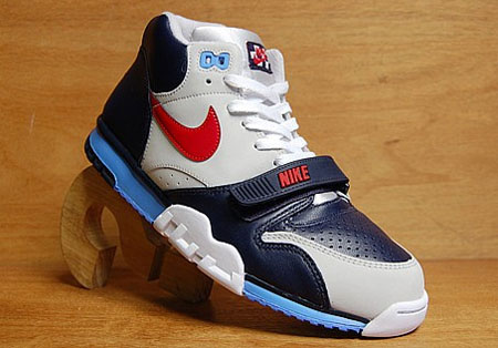 Nike Air Trainer 1 – Obsidian/Red