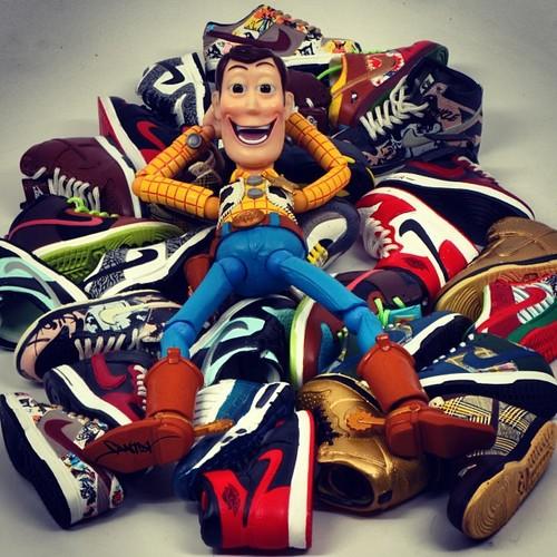 Santlov – Sneakerhead x Toy Art Photography