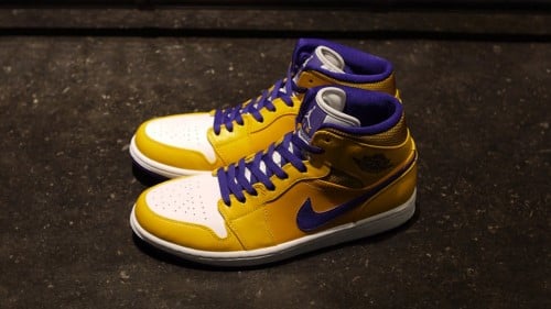 air-jordan-1-mid-lakers-1