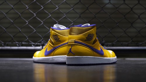 air-jordan-1-mid-lakers-2