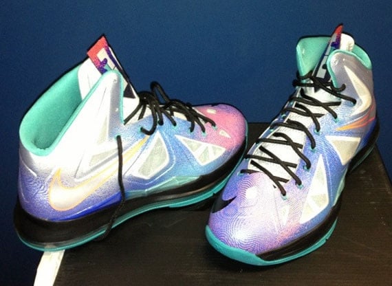 First Look: ‘Pure Platinum’ Nike LeBron X