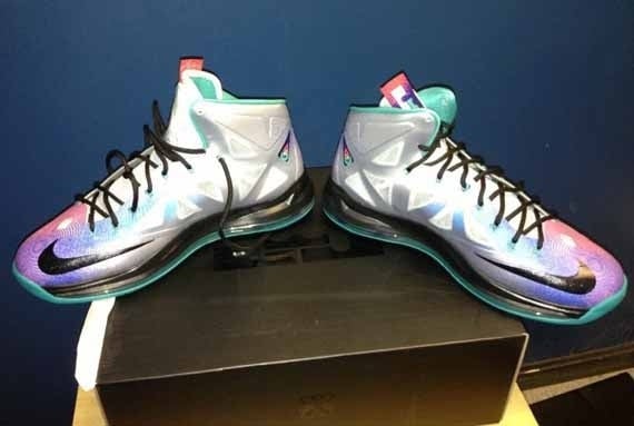 First Look Pure Platinum Nike LeBron X