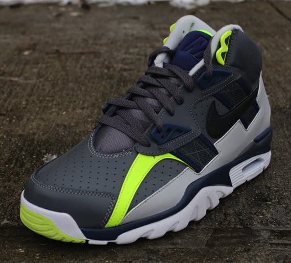 nike-air-trainer-sc-high-dark-grey-black-midnight-navy-neutral-grey-volt-2