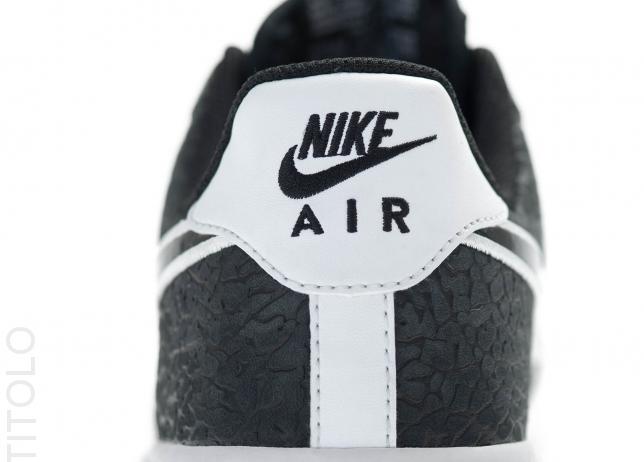 nike-air-force-1-low-black-black-white-4
