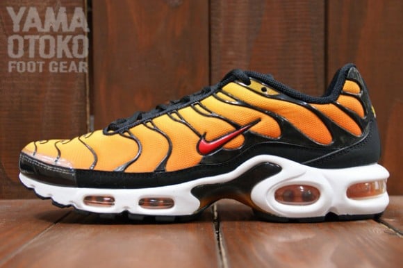 Nike Air Max Plus Tour Yellow Team Orange Black