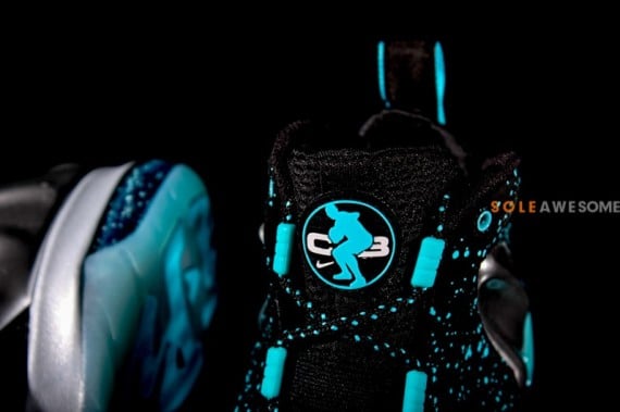 nike-barkley-posite-max-pure-platinum-black-cyber-blue-8