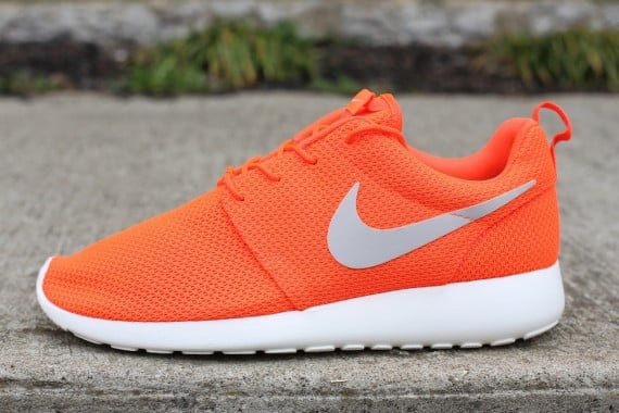 Nike Roshe Run Total Crimson