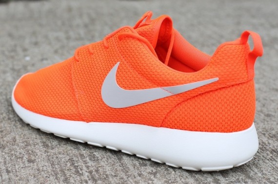 Nike Roshe Run Total Crimson