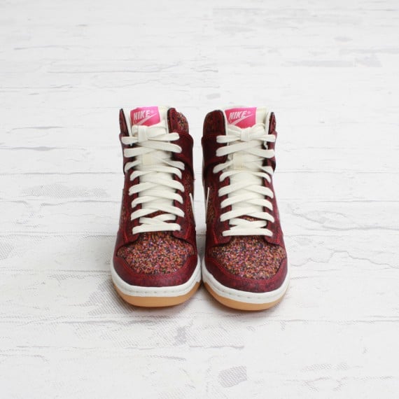 Now Available Liberty x Nike WMNS Dunk Sky High Pink Force