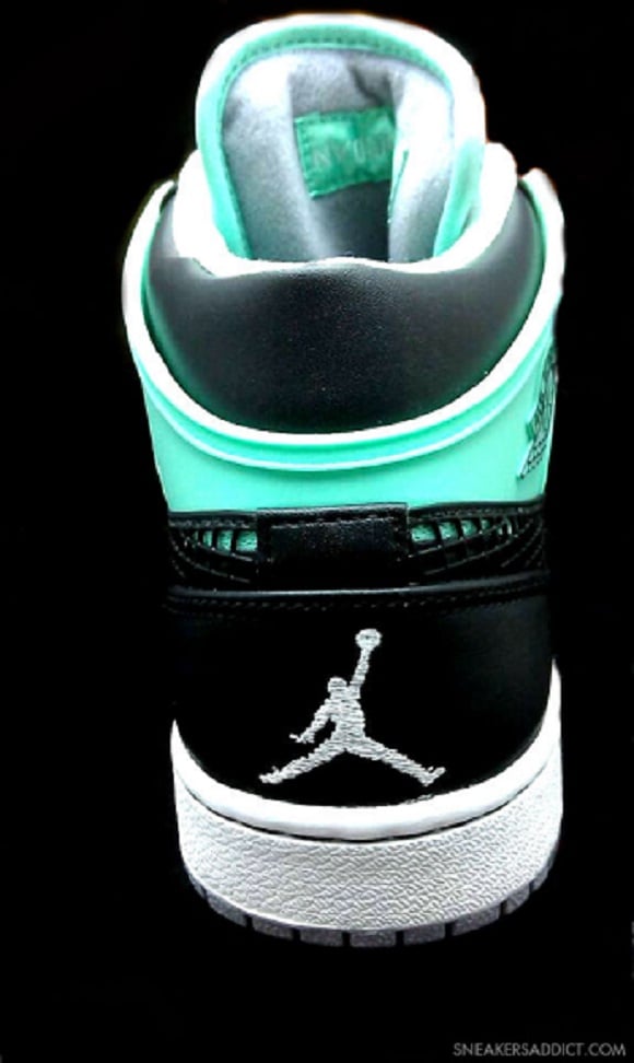 First Look Air Jordan I 1 89 Green Glow