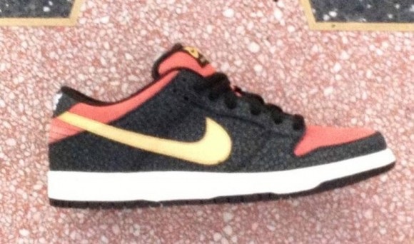 New Image Nike SB Dunk Low Walk Of Fame QS Version