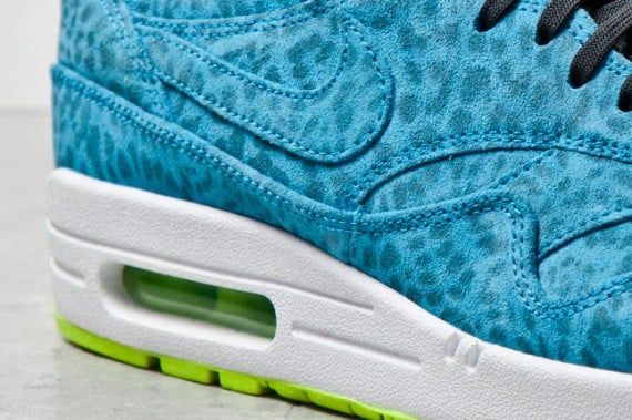 nike-air-max-1-fb-blue-leopard-4
