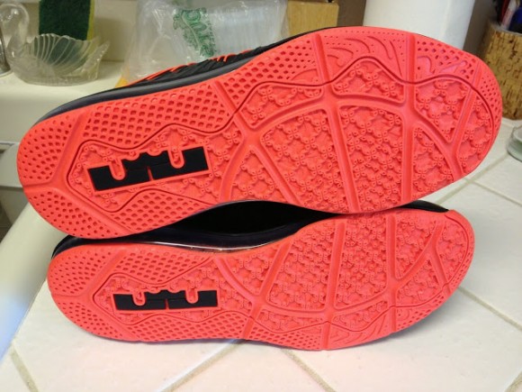 Nike LeBron X Low Black Total Crimson