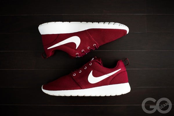 roshe run team red