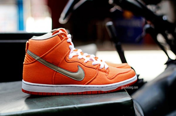 nike-sb-dunk-high-pro-orange-canvas-3