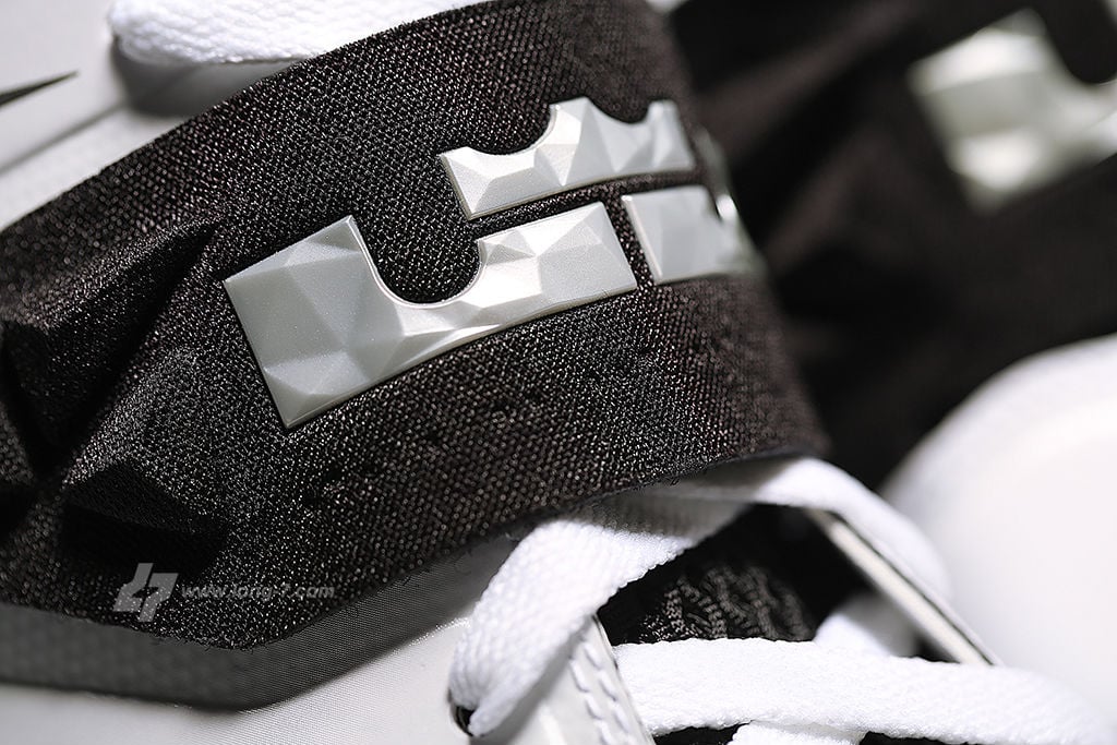 Nike Zoom Soldier VII (7) ‘White/Black-Metallic Silver’