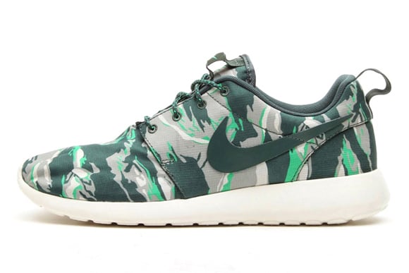 Nike Roshe Run 'Green Tiger Camo' | SneakerFiles