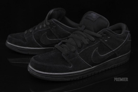 Nike SB Dunk Low Pro Blacked Out Available Now Nike SB Dunk Low Pro Blacked Out Available Now