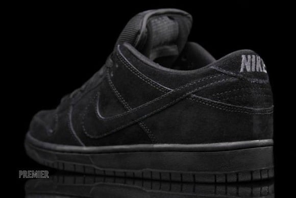 Nike SB Dunk Low Pro Blacked Out Available Now Nike SB Dunk Low Pro Blacked Out Available Now