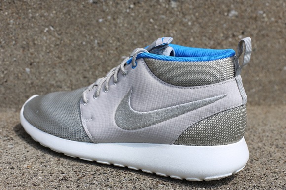 Available Now Nike Roshe Run Mid Mortar