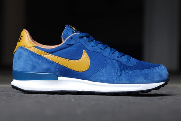 Detailed Look Nike Air Solstice NSW QS Pack