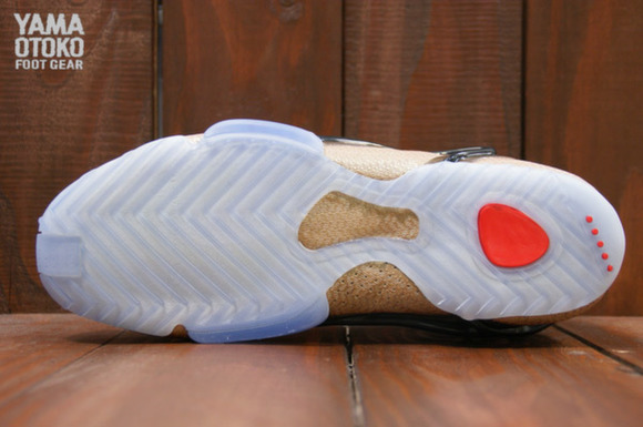 Detailed Look Nike Zoom Hyperflight PRM Lion