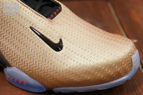 Detailed Look Nike Zoom Hyperflight PRM Lion